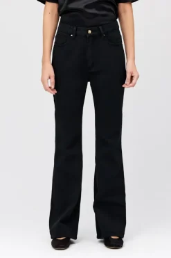 Czarne jeansy bootcut z wysokim stanem