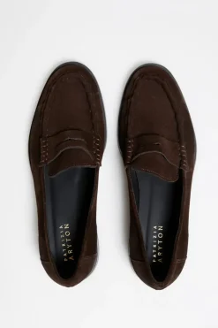 Czekoladowe loafersy ze skóry zamszowej