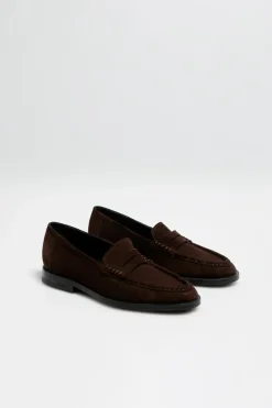 Czekoladowe loafersy ze skóry zamszowej