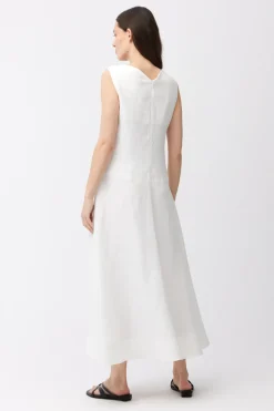 Lniana sukienka midi w kolorze off white