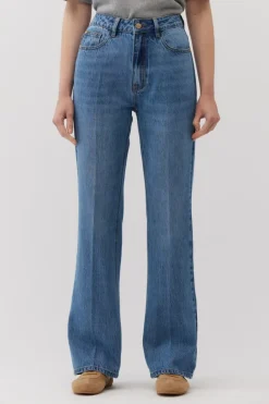 Niebieskie jeansy bootcut z wysokim stanem