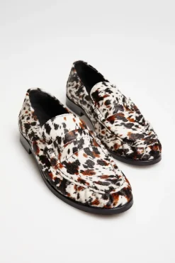 Skórzane loafersy w zwierzęcy deseń