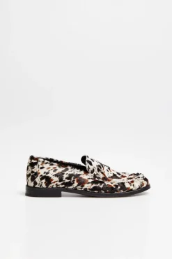 Skórzane loafersy w zwierzęcy deseń